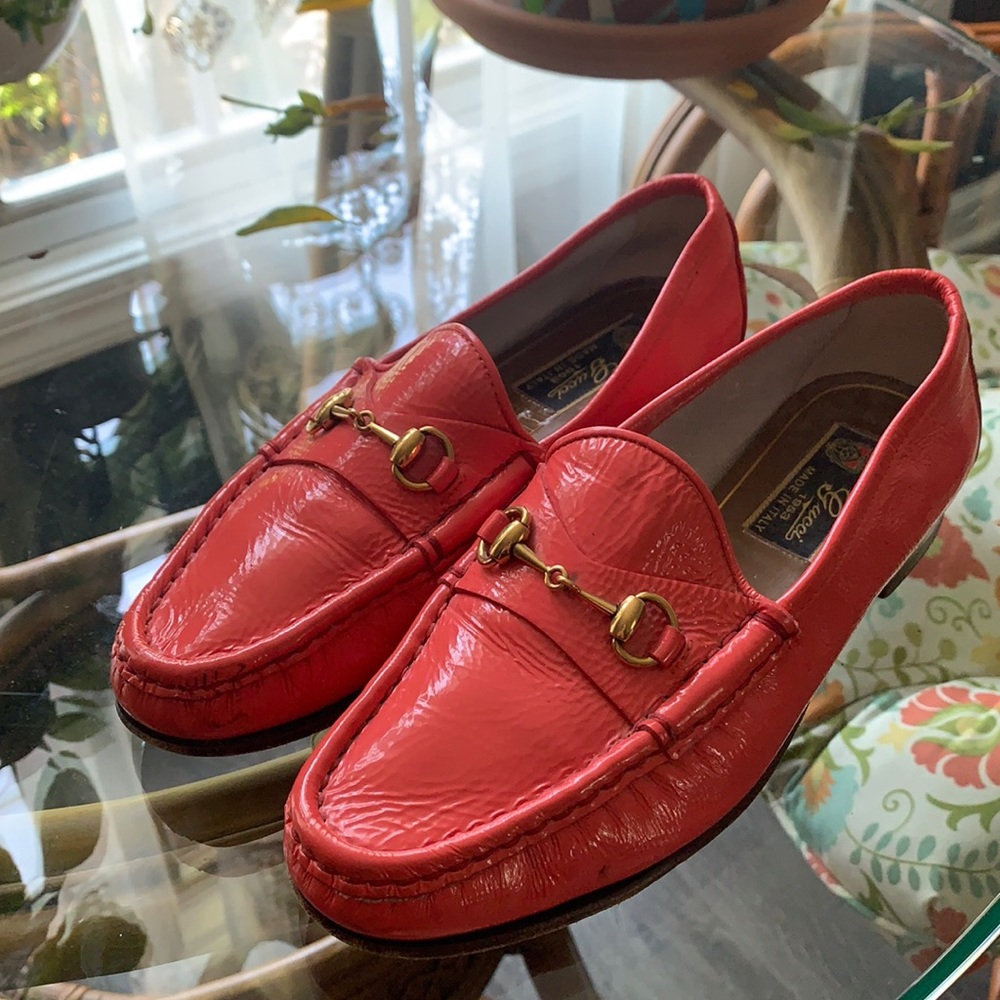 Rich salmon colored VINTAGE leather GUCCI loafers